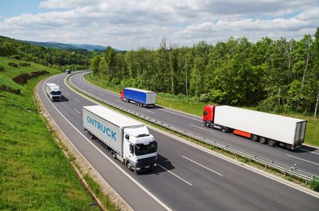 El transporte de mercancías por carretera aumenta hasta un 40% en julio por la demanda de los destinos turísticos