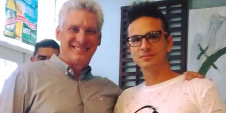 Prensa cubana arremete contra los “trolles de Miami” por criticar al youtuber que se tomó una foto con Díaz-Canel Prensa cubana arremete contra los “trolles de Miami” por criticar al youtuber que se tomó una foto con Díaz-Canel