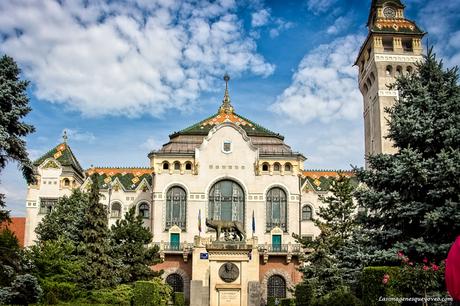 Prefectura (Palatul Prefecturii) Ruta por Rumanía. Târgu Mureș, la ciudad cultural y de edificios Art Deco