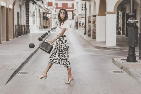 STRIKE A POSE - SJP Shoes SJP Shoes - Vogue camiseta 30 aniversario