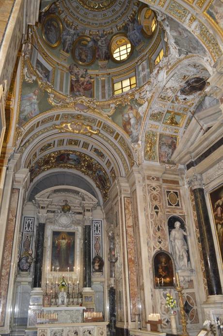 Chiesa del Gesù e dei Santi Ambrogio e Andrea Chiesa del Gesù e dei Santi Ambrogio e Andrea