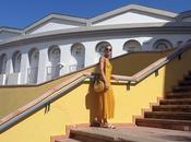 Look jumpsuit amarillo casco antiguo Calpe.