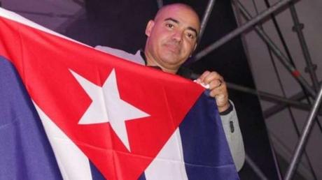 Manolin aclara que su escrito no tiene nada que ver con el cubano que se quiere ir a Cuba y propone algo a los cubanos de Miami