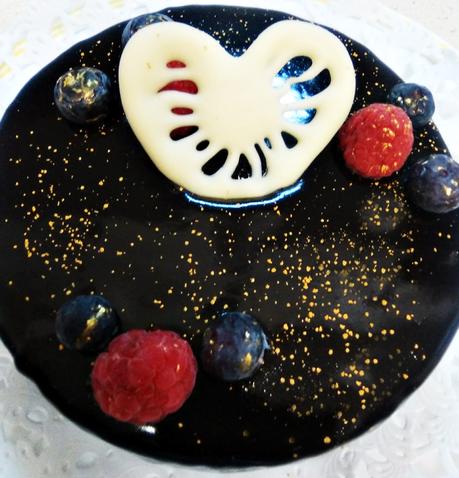 COBERTURA ESPEJO DE CHOCOLATE NEGRO {PARA DECORAR PASTELES Y TARTAS} COBERTURA ESPEJO DE CHOCOLATE NEGRO {PARA DECORAR PASTELES Y TARTAS}