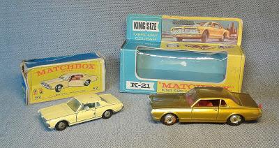 Dos Mercury Cougar, dos tamaños Dos Mercury Cougar, dos tamaños