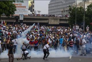 Derecha venezolana insiste en la violencia como vía para hacer política