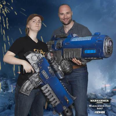 Becca Scott y Sarah Kaiser en la inauguración de Warhammer Citadel