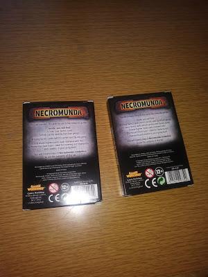 Foto-unbox de las cartas de banda de Van Saar y Orlock (Necromunda)