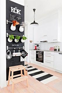Tips y 13 ideas de cómo decorar cocinas con espacio reducido