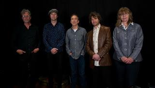 The Jayhawks - Back Roads and Abandoned Motels (2018)