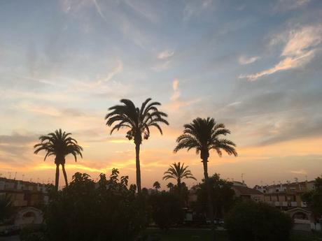 La imagen puede contener: cielo, nubes, Ã¡rbol, crepÃºsculo, exterior y naturaleza