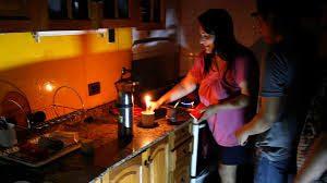 Una Ciudad A Oscuras. Sólo En Venezuela