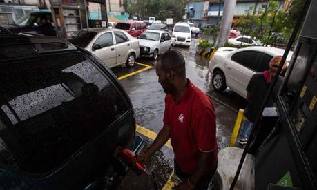 Aumento de la gasolina: cifras, contrabando y temores en Colombia