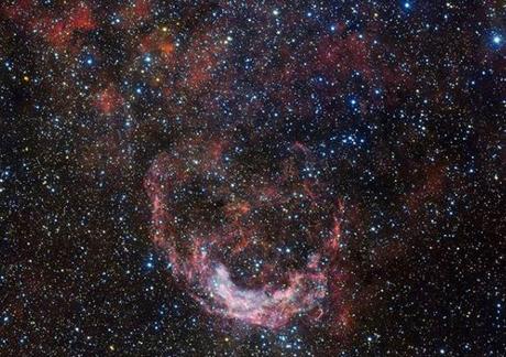 NGC 3199, la nebulosa que cruza los mares de estrellas NGC 3199, la nebulosa que cruza los mares de estrellas