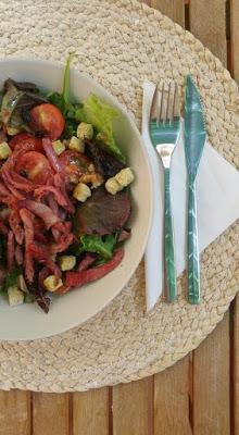 Ensalada templada con jamón serrano