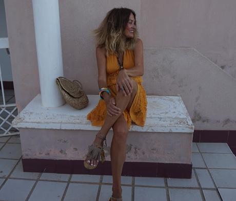 mOSTAZA pOR dOS #nOUNIFORMES