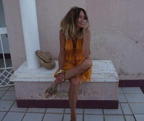 mOSTAZA pOR dOS #nOUNIFORMES