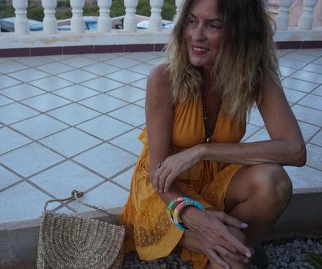 mOSTAZA pOR dOS #nOUNIFORMES