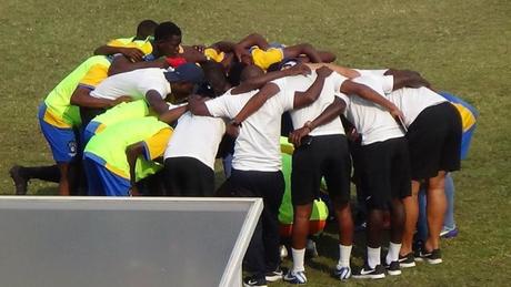 El Sub-17 de la Escuela de Fútbol Base AFA Angola vence al Vitoria do Bié (2-0)