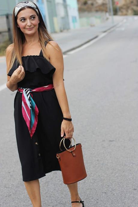 Vestido negro con botones Vestido negro con botones