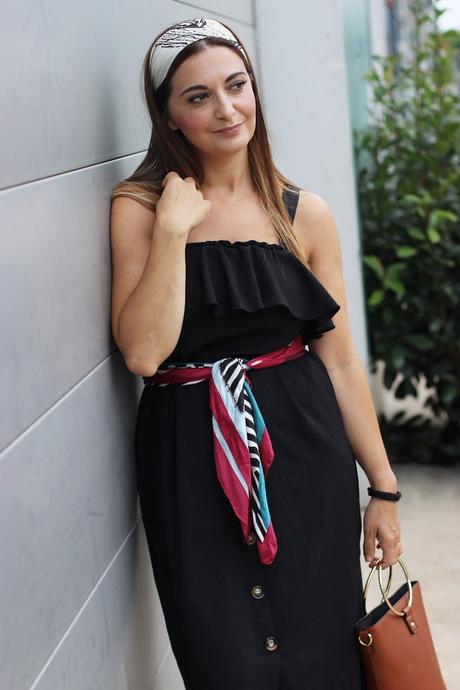 Vestido negro con botones Vestido negro con botones