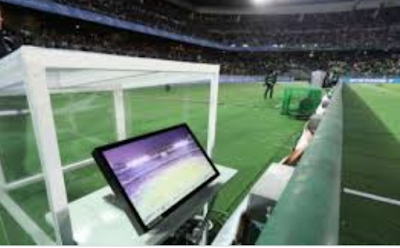 El VAR evita un penal en el Santiago Bernabéu