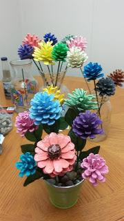 Haz hermosos adornos para tu casa con piñas de pino