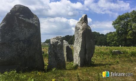 Alineamientos de Carnac, caminos de piedra