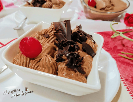 MOUSSE DE CHOCOLATE Y NATA