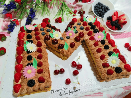 TARTA ABECEDARIO PARA LA ABUELA MANUELA (con bizcocho de vainilla)
