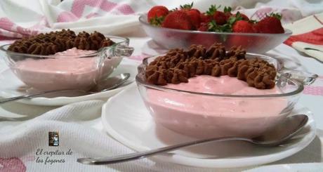 MOUSSE DE CAFÉ CON GALLETAS DE CANELA Y CHOCOLATE