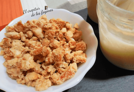 TORTA DE RIXONS CON PASAS (Torta de chicharrones) TORTA DE RIXONS CON PASAS (Torta de chicharrones)