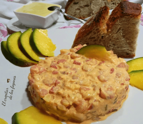 ENSALADILLA DE MANGO Y GAMBAS CON MAYONESA DE MIEL Y MOSTAZA