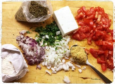 Bolas con tomate y queso feta. Tomatokeftedes Bolas con tomate y queso feta. Tomatokeftedes