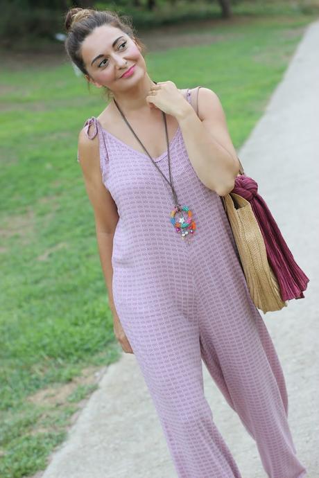 Con mono veraniego Con mono veraniego