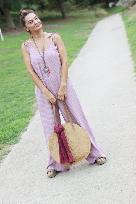 Con mono veraniego Con mono veraniego