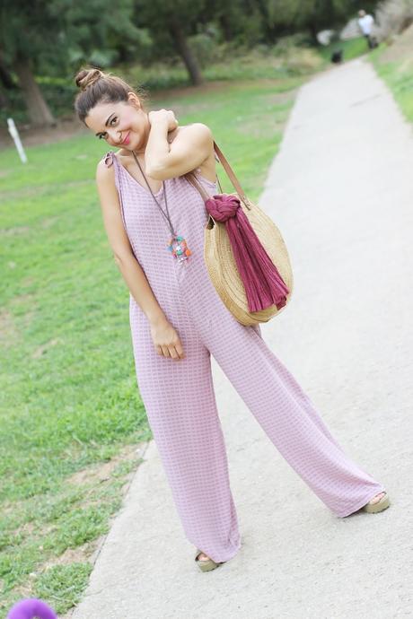 Con mono veraniego Con mono veraniego