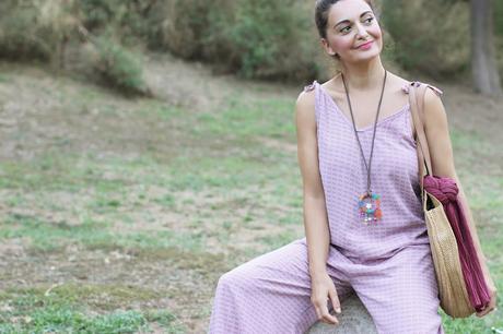 Con mono veraniego Con mono veraniego