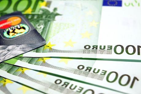 #Divisas y #créditos rápidos son una alternativa en auge del mercado de las #finanzas  / #Economía #Dolares #Inversiones #Euros