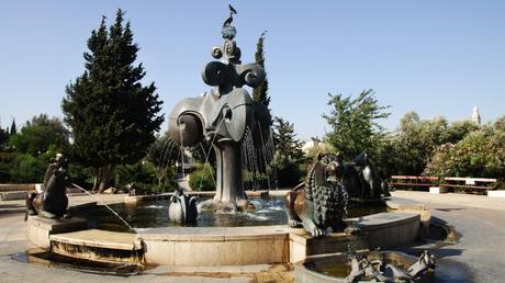 La fuente quiere mostrar los aspectos históricos y culturales de la ciudad en el diseño. Foto vía Shutterstock.com.