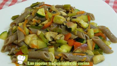 Cómo hacer macarrones de trigo sarraceno (sin gluten) con verduras