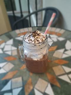 Batido de chocolate con nata ~ Sin lácteos Batido de chocolate con nata ~ Sin lácteos