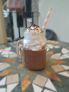 Batido de chocolate con nata ~ Sin lácteos Batido de chocolate con nata ~ Sin lácteos