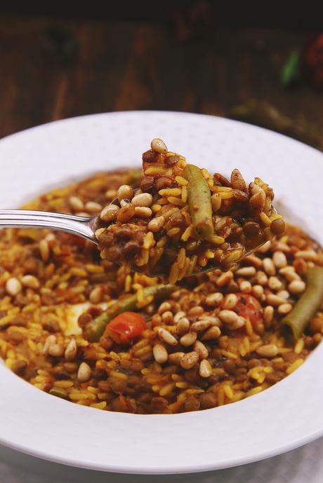 ENSALADA DE  LENTEJAS CON ARROZ Y PIÑONES