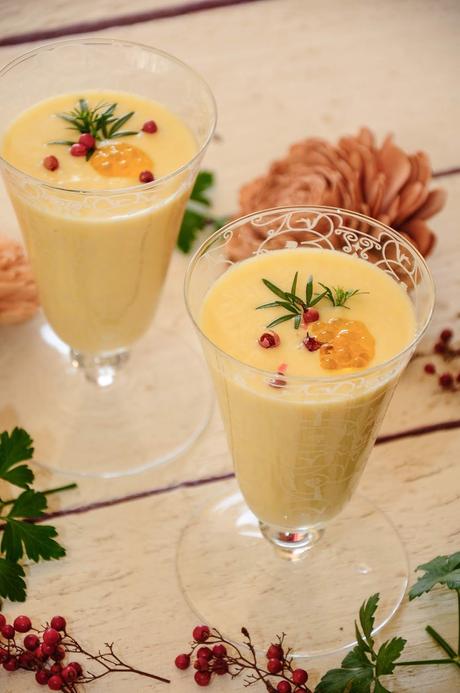 VICHYSSOISE CON PERLAS DE AOVE VICHYSSOISE CON PERLAS DE AOVE