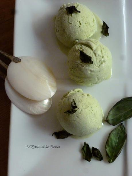 Helado de Albahaca con Yogur Griego