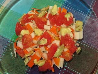 ENSALADA DE ARROZ, AGUACATE Y SURIMI