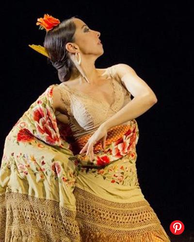 5 bailaoras españolas de flamenco y sus tocados florales icónicos