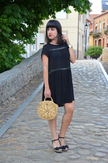 Vestido negro de manga corta