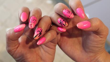 uñas decoradas con palmeras paso a paso